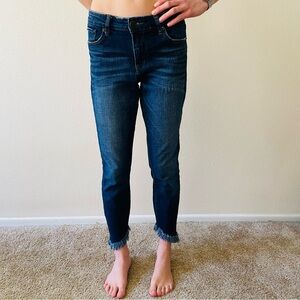 Women's Dark Blue Cropped Jeans With Frayed Hems Size 27